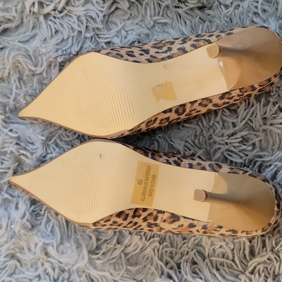 ‼️New Listing ‼️Liliana Leopard Heels - Picture 3 of 7